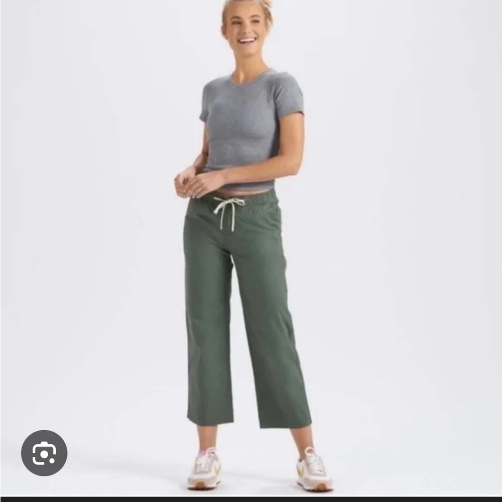 Vuori Olive Green Ripstop Cropped Pants